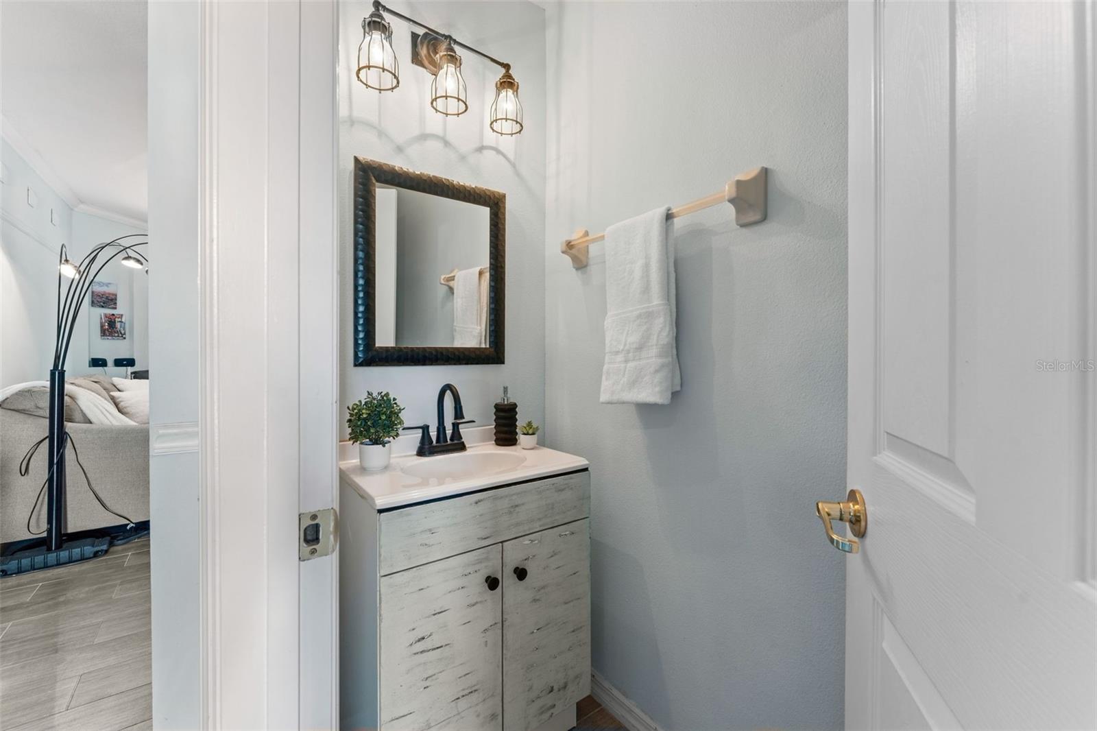 Image 7 of 28 For 2440 Retreat View Circle