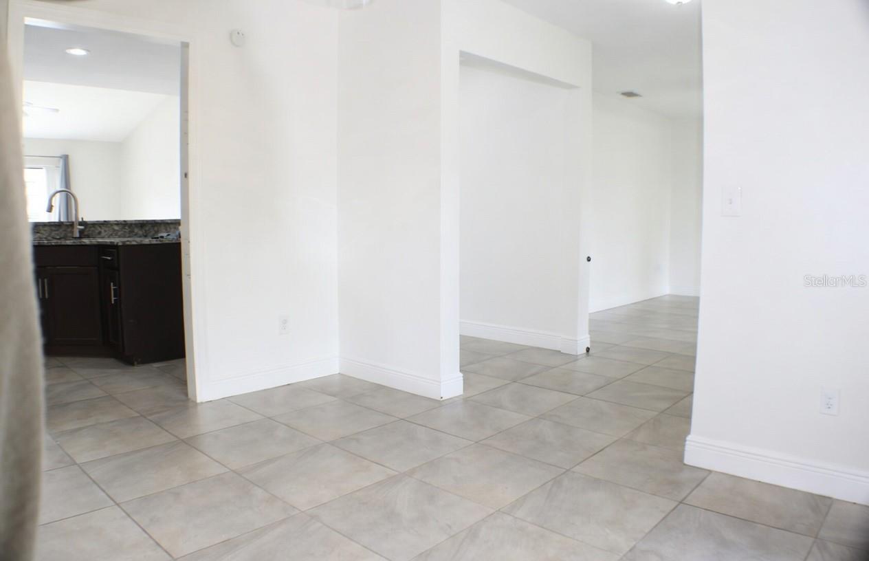 Image 6 of 22 For 541 Starstone Drive