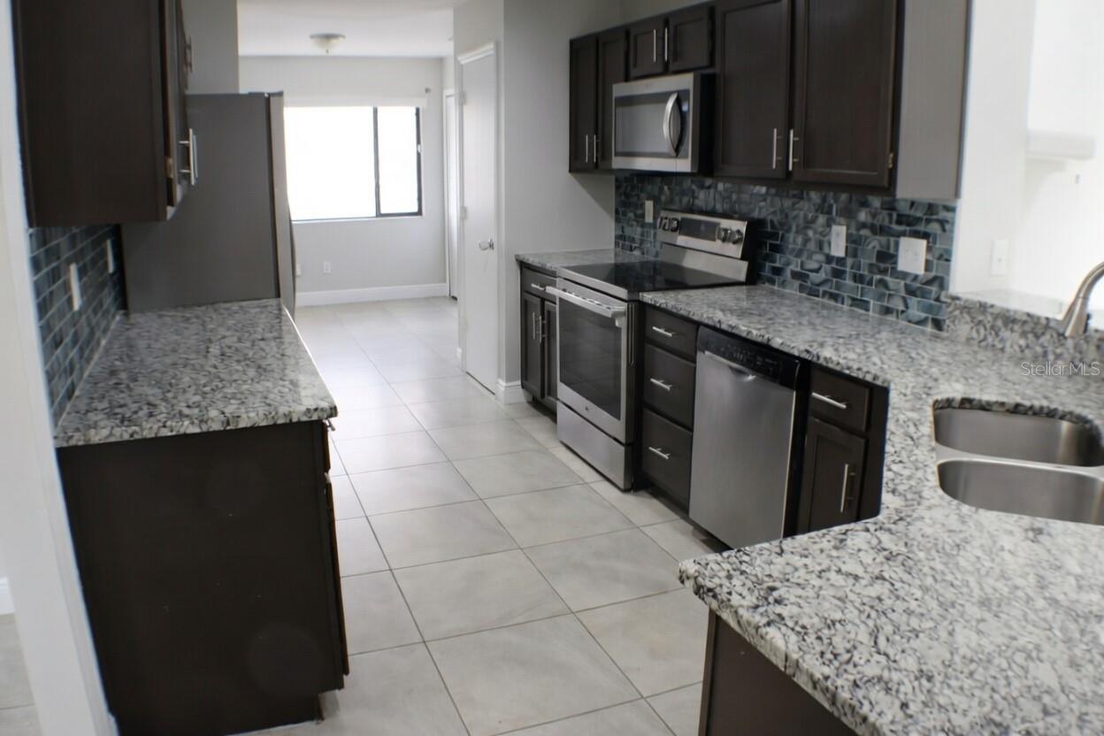 Image 8 of 22 For 541 Starstone Drive