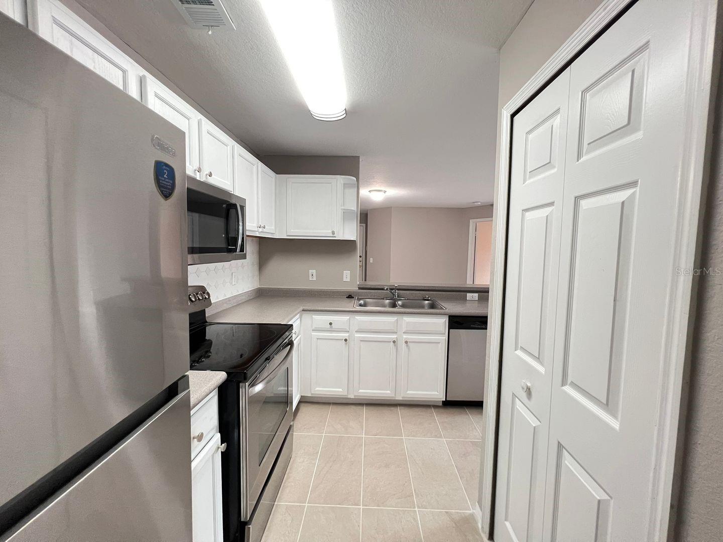 Image 9 of 26 For 7511 Seurat Street 205