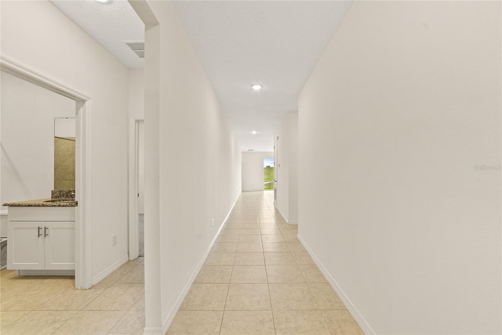 Image 11 of 24 For 662 Fairview Avenue