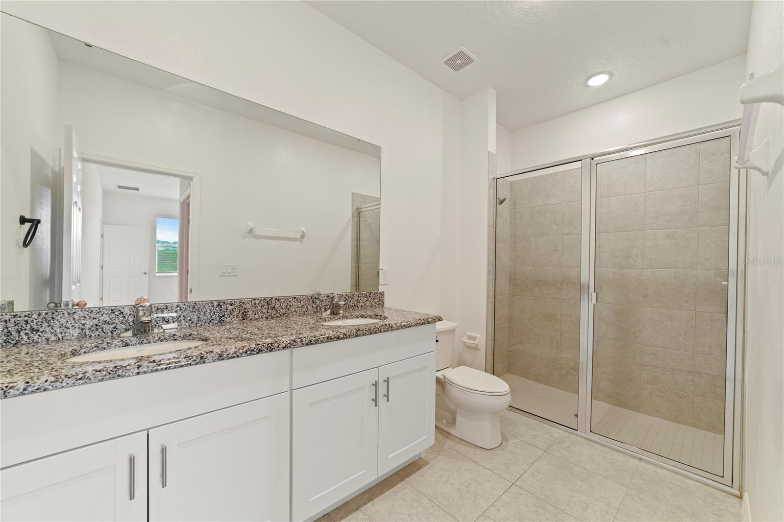 Image 20 of 24 For 662 Fairview Avenue