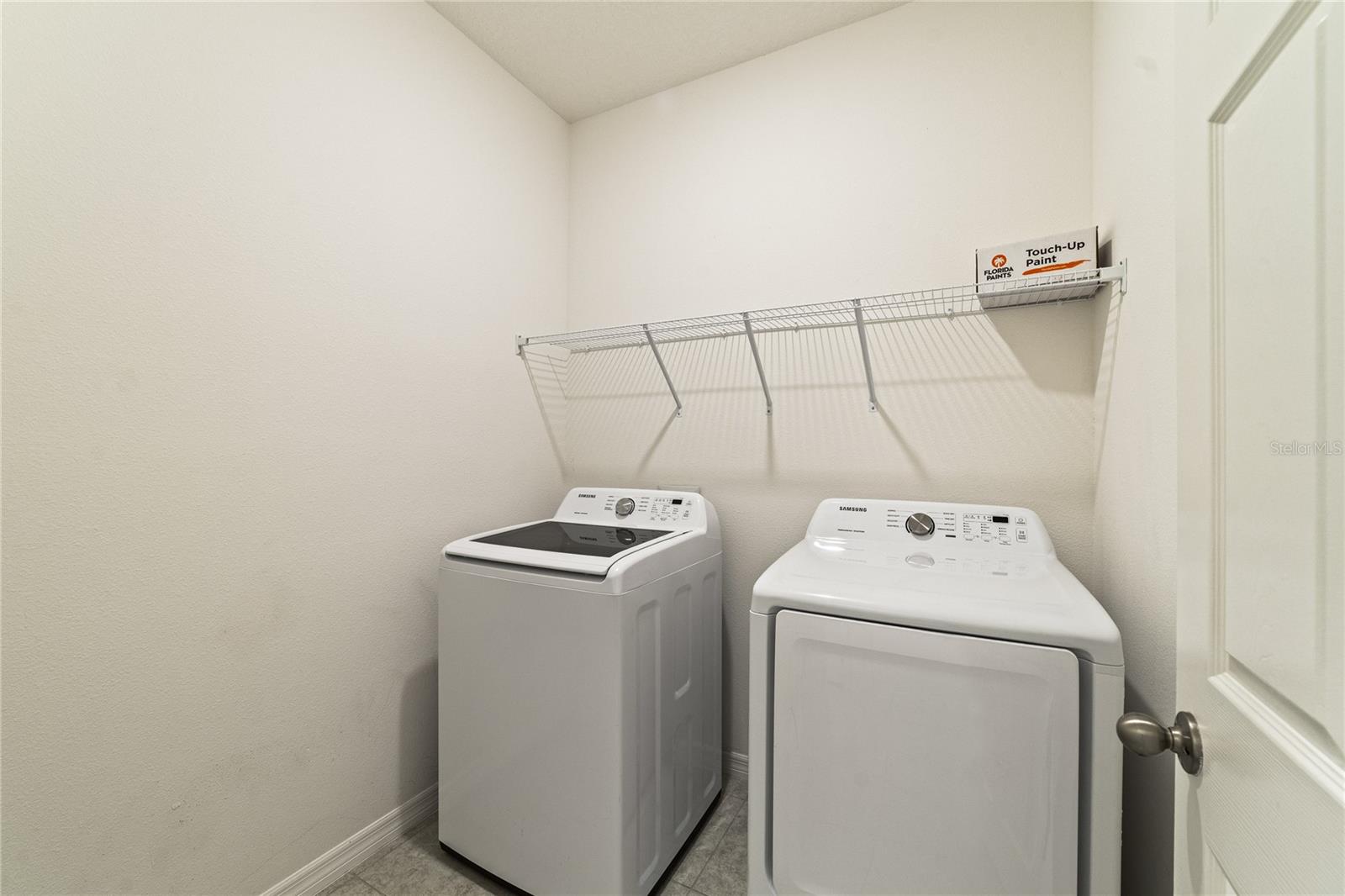 Image 21 of 24 For 662 Fairview Avenue