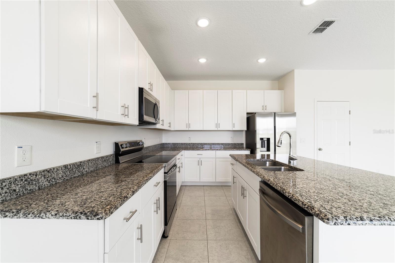 Image 3 of 24 For 662 Fairview Avenue