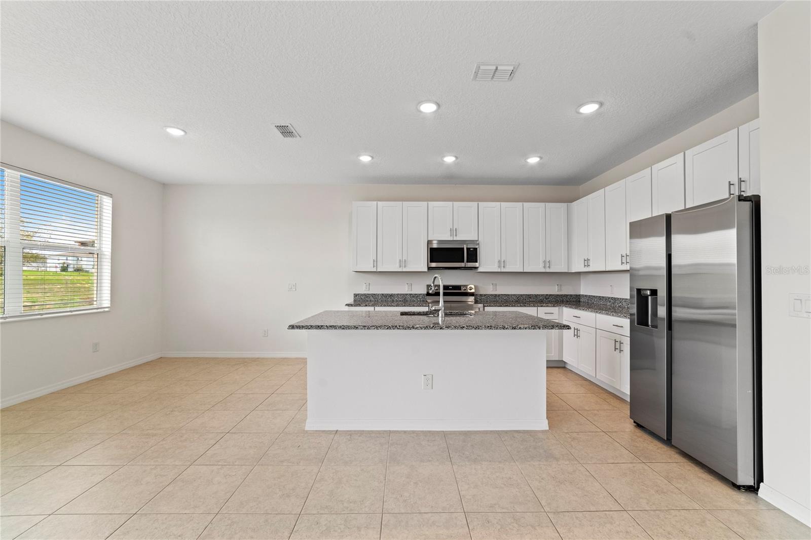 Image 4 of 24 For 662 Fairview Avenue