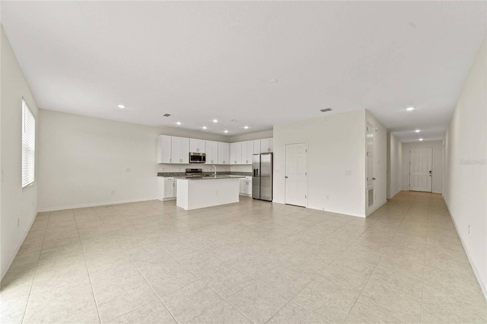 Image 5 of 24 For 662 Fairview Avenue