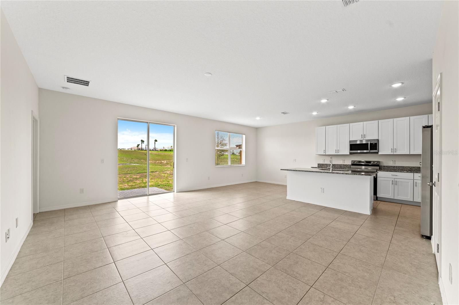 Image 6 of 24 For 662 Fairview Avenue