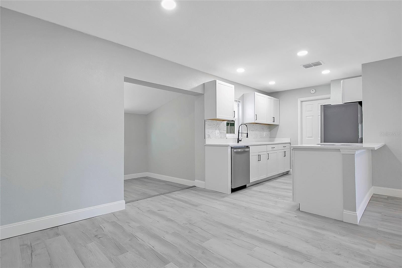 Image 11 of 28 For 1902 Patterson Avenue