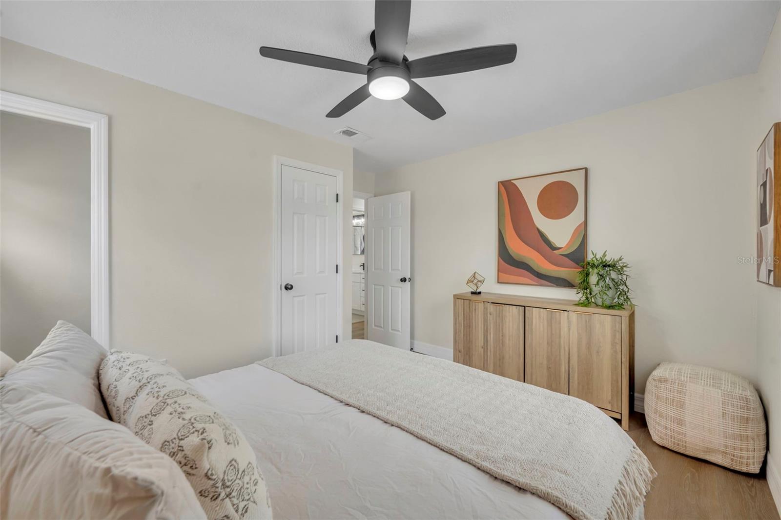 Image 14 of 22 For 2005 Hartwell Avenue