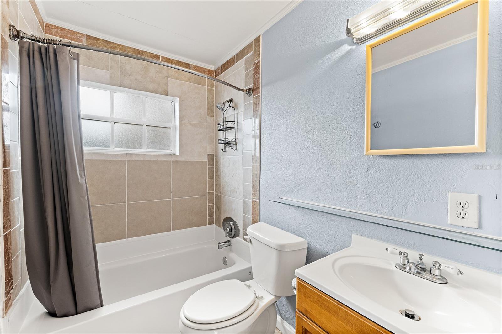 Image 17 of 22 For 219-221 Harrison Avenue