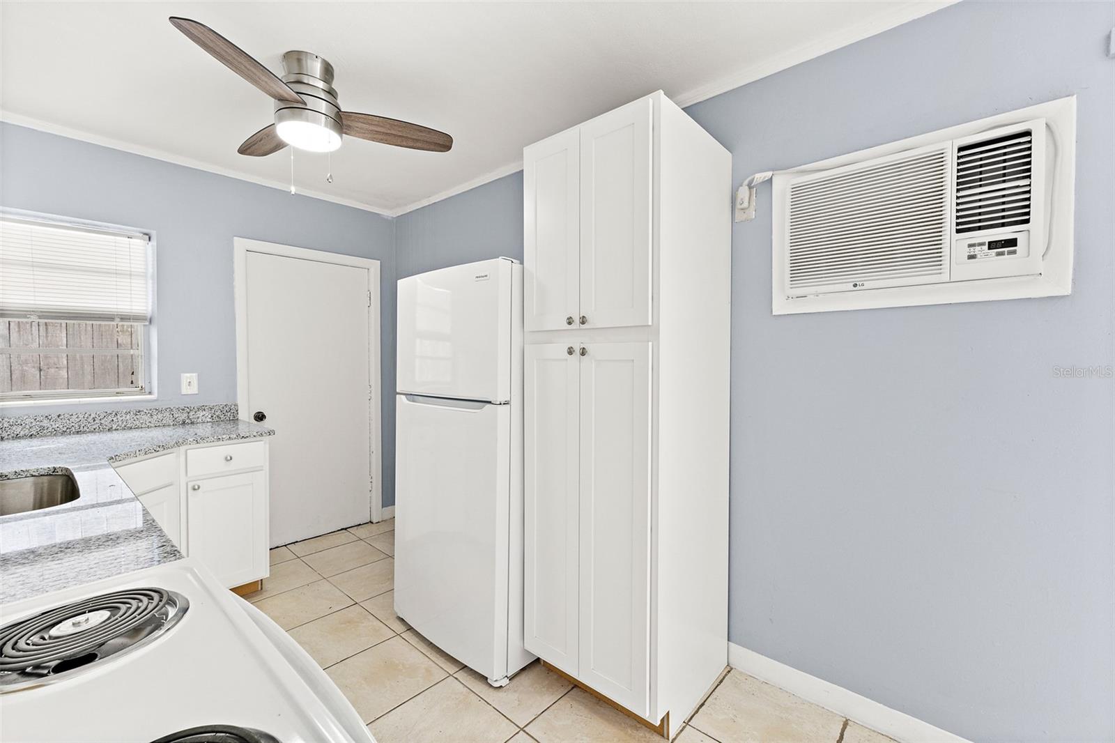 Image 7 of 22 For 219-221 Harrison Avenue