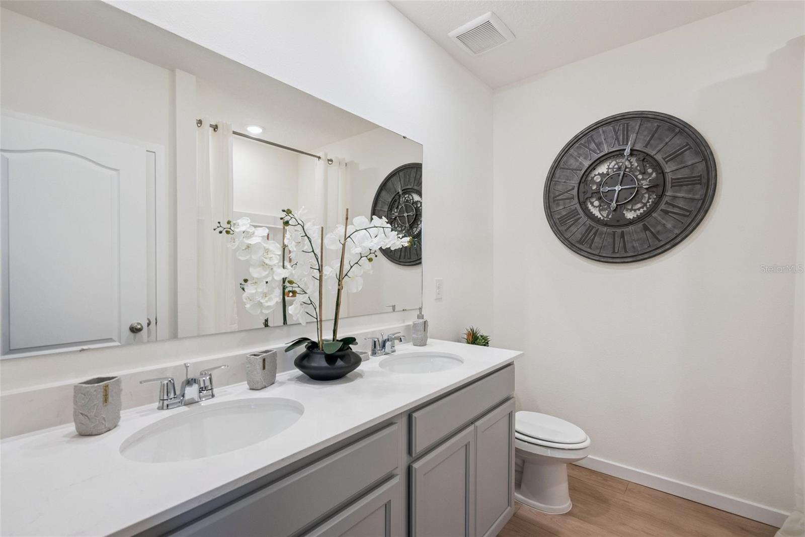 Listing photo id 8 for 3505 Wye Oak Drive