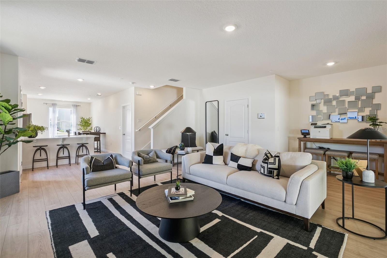 Listing photo id 0 for 3505 Wye Oak Drive