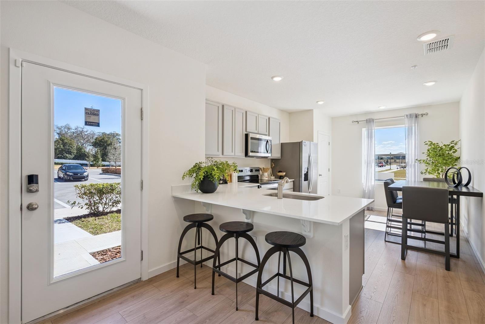 Listing photo id 1 for 3505 Wye Oak Drive