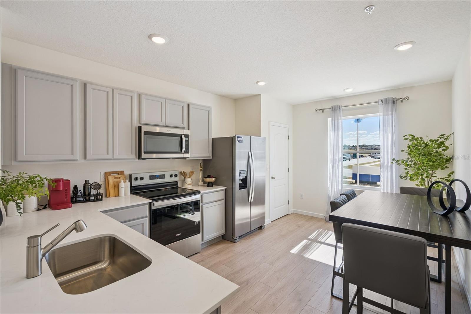 Listing photo id 2 for 3505 Wye Oak Drive