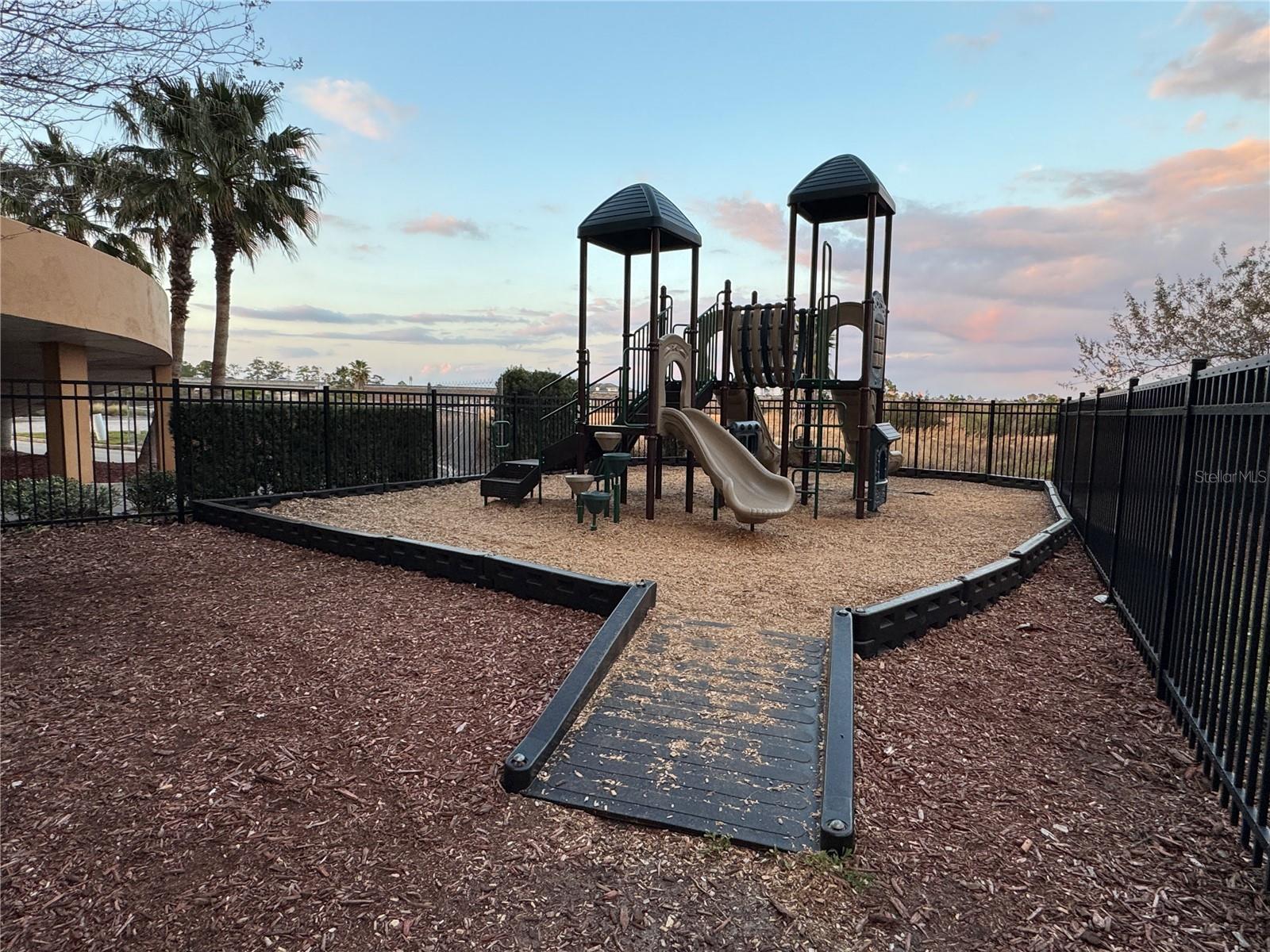 Image 18 of 29 For 8125 Resort Village Drive 5304