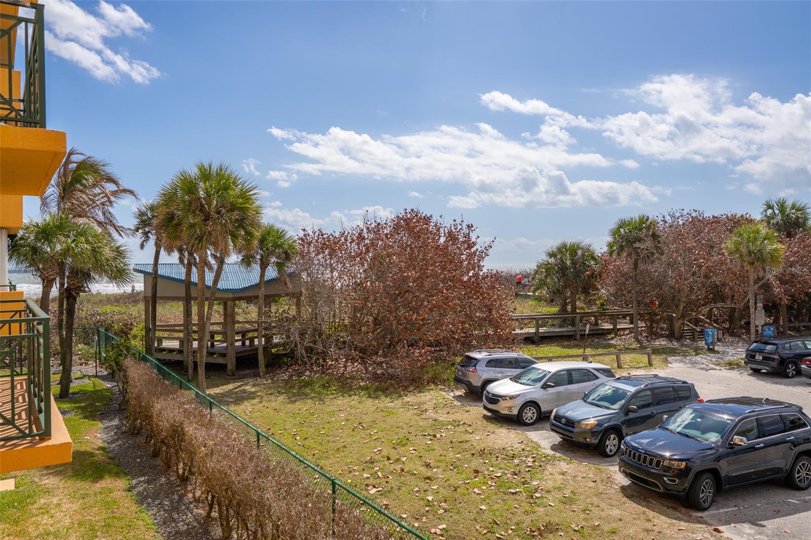 Image 3 of 46 For 8472 Ridgewood Avenue 201