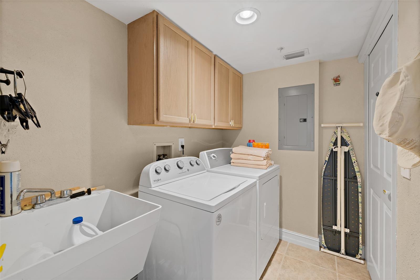 Image 34 of 46 For 8472 Ridgewood Avenue 201