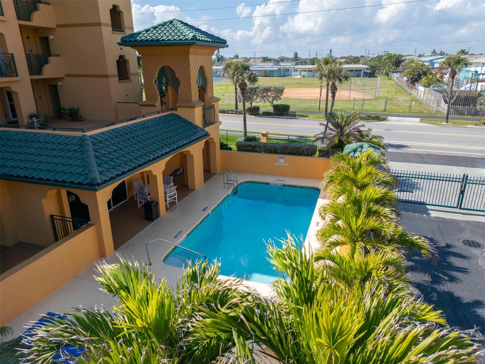 Image 36 of 46 For 8472 Ridgewood Avenue 201