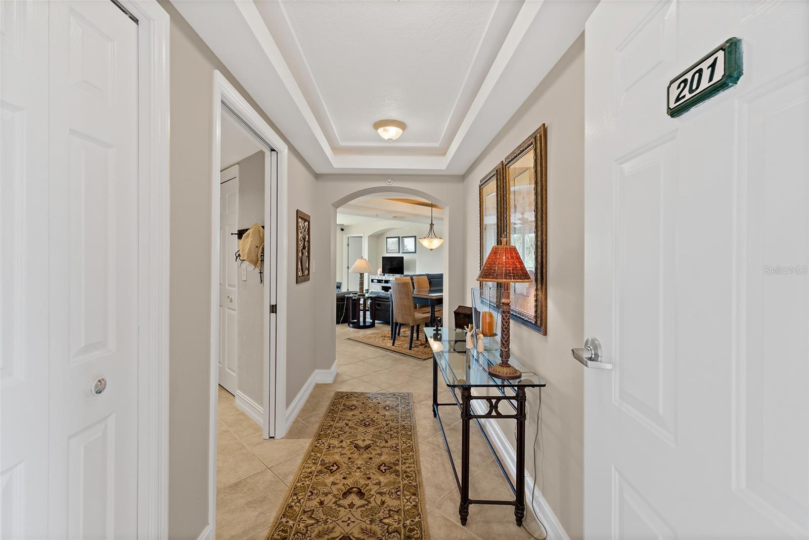 Image 4 of 46 For 8472 Ridgewood Avenue 201