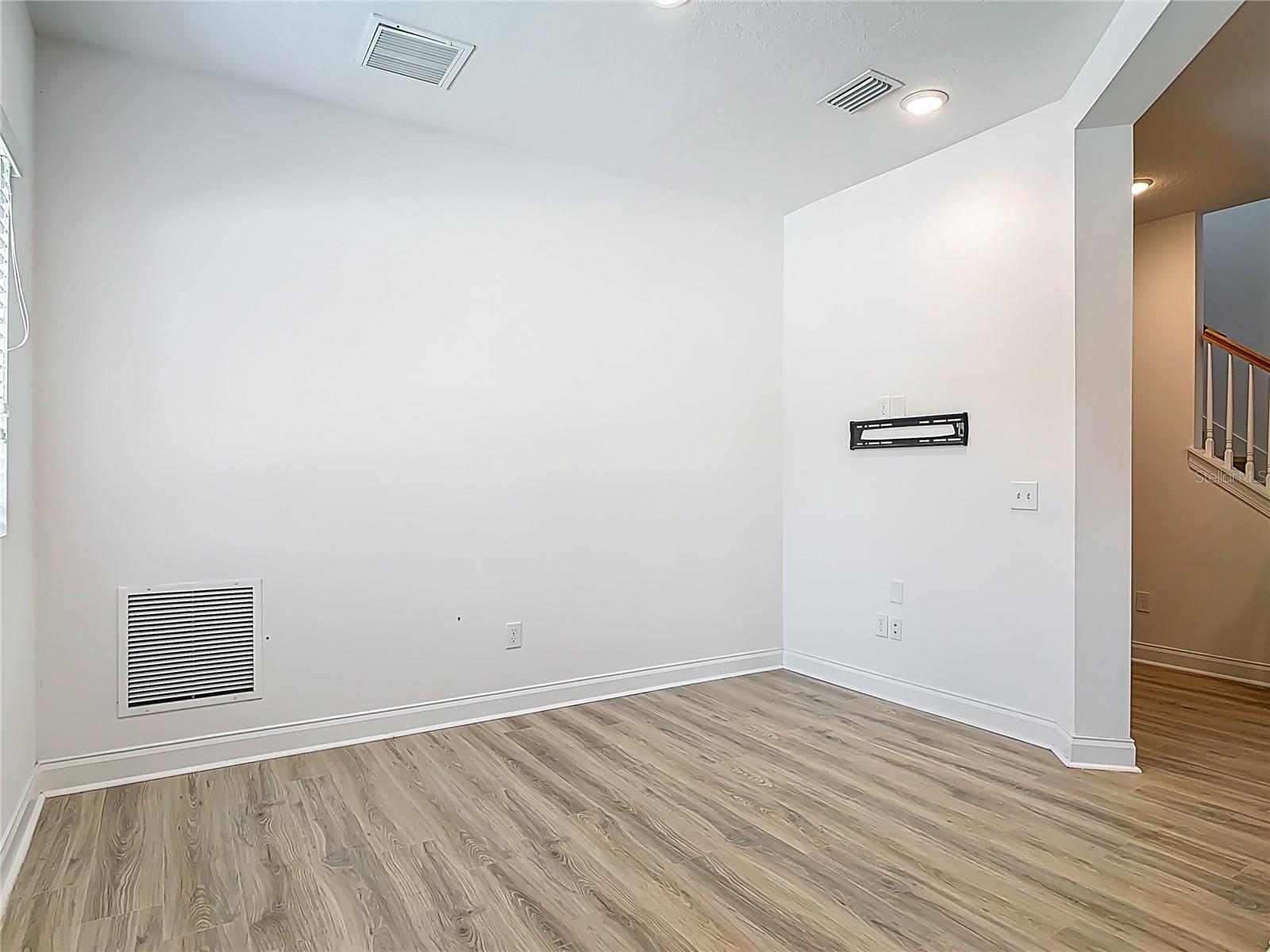 Image 17 of 62 For 4630 Socrates Way