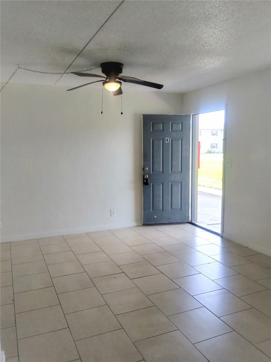 Image 8 of 8 For 302 Spring Garden Avenue B09