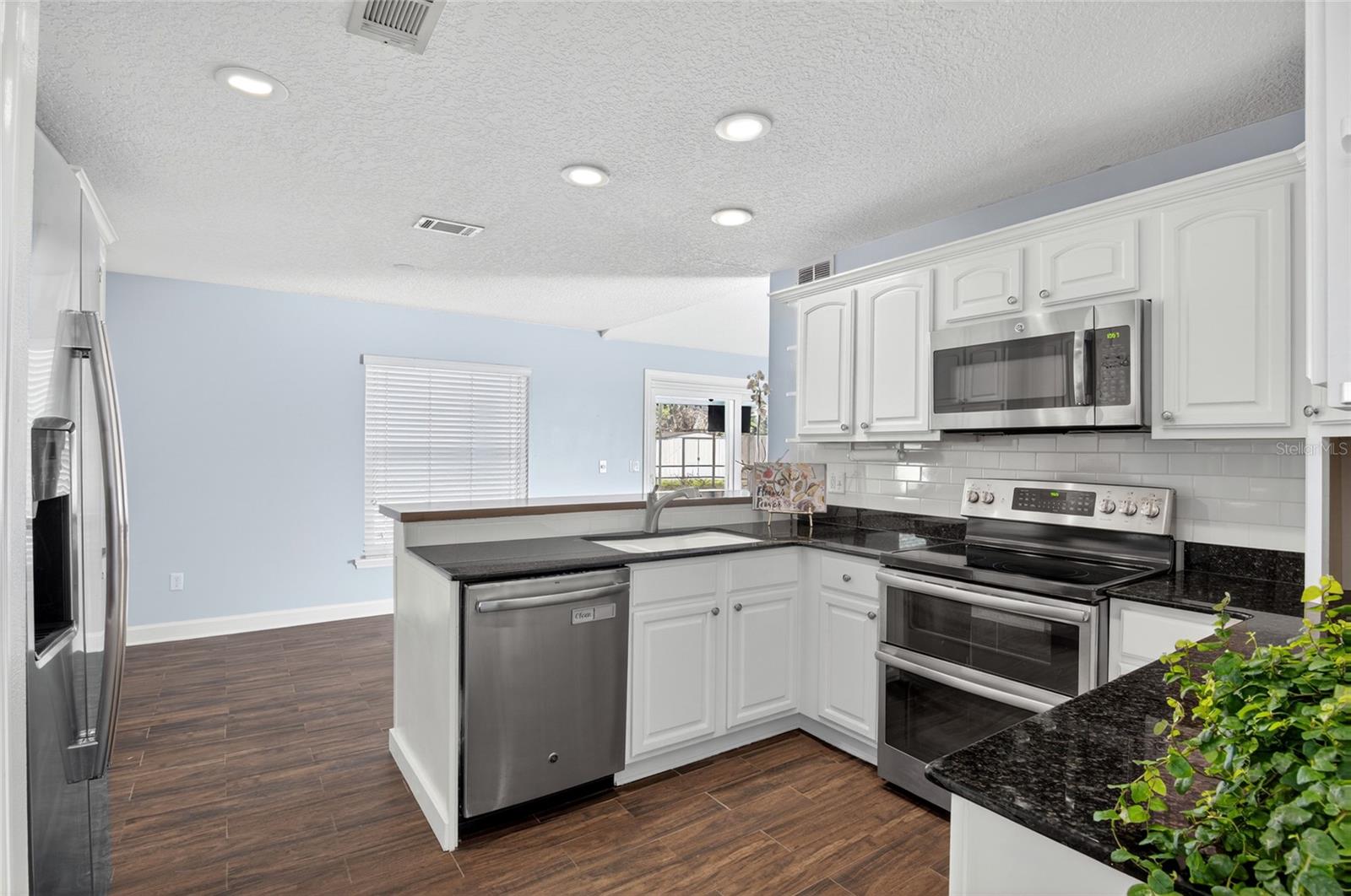 Image 13 of 50 For 4472 Winderlakes Drive