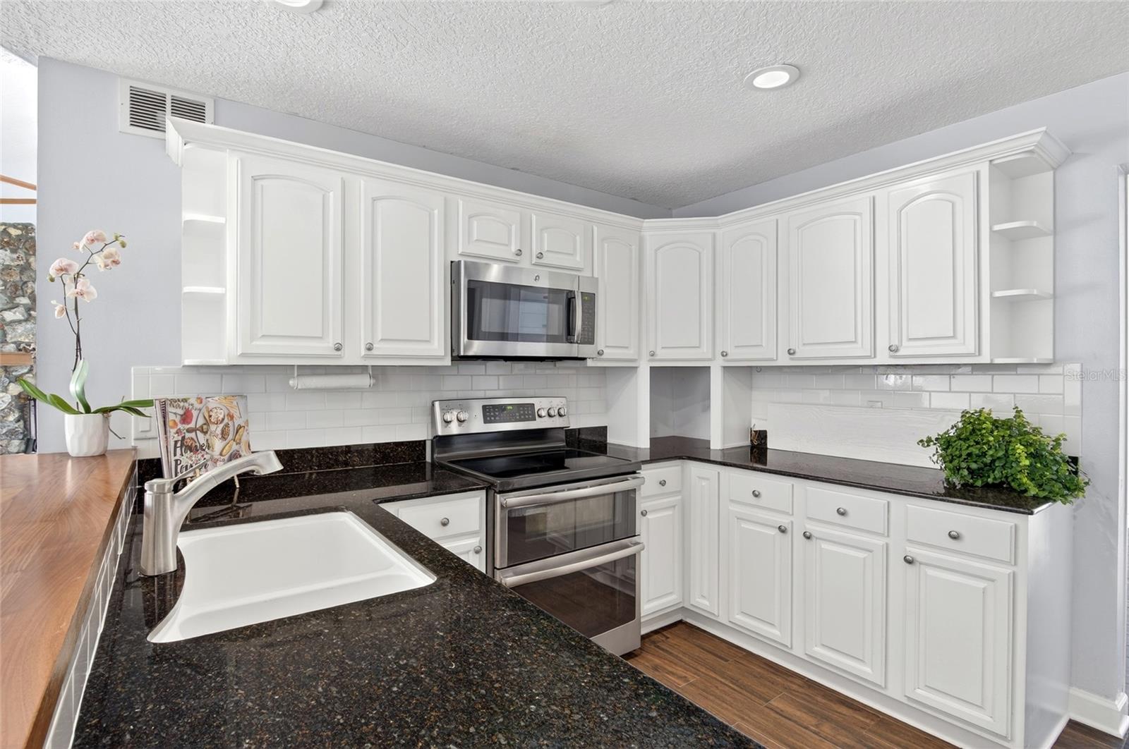 Image 15 of 50 For 4472 Winderlakes Drive