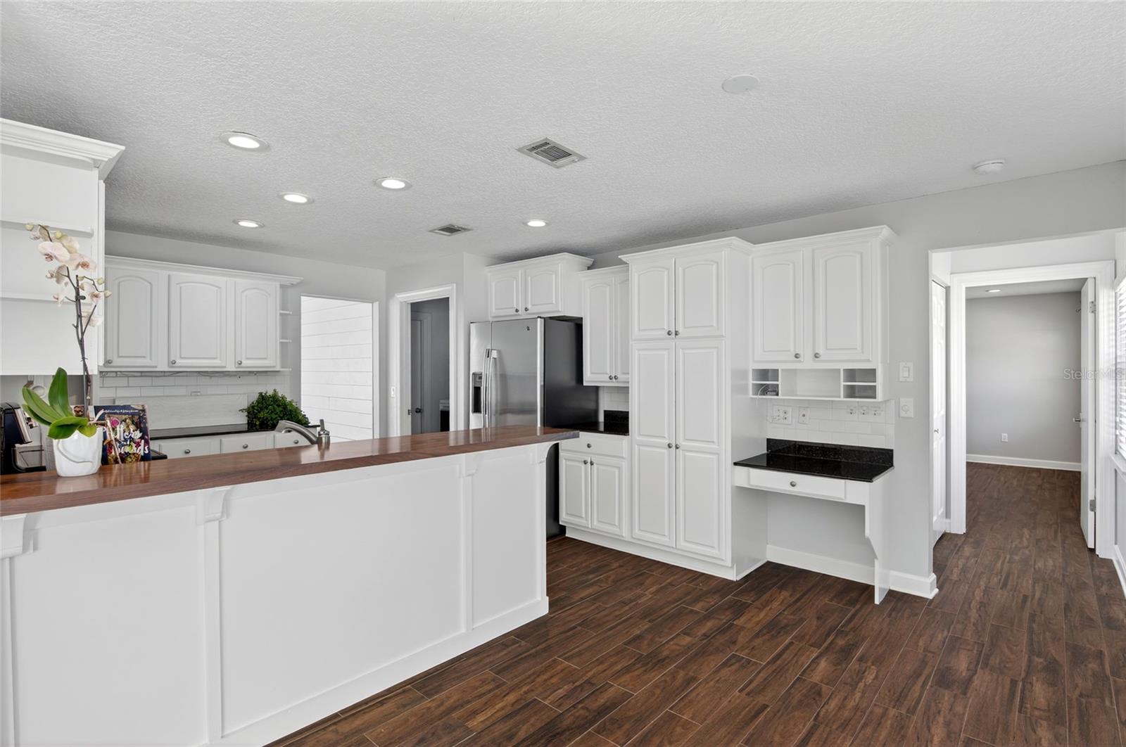 Image 17 of 50 For 4472 Winderlakes Drive