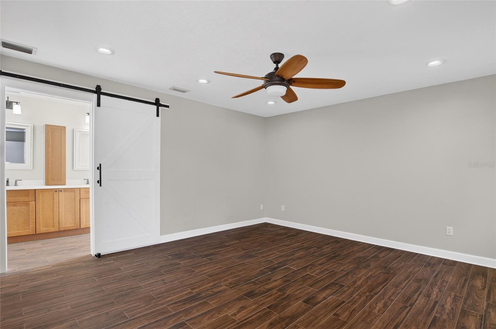 Image 19 of 50 For 4472 Winderlakes Drive