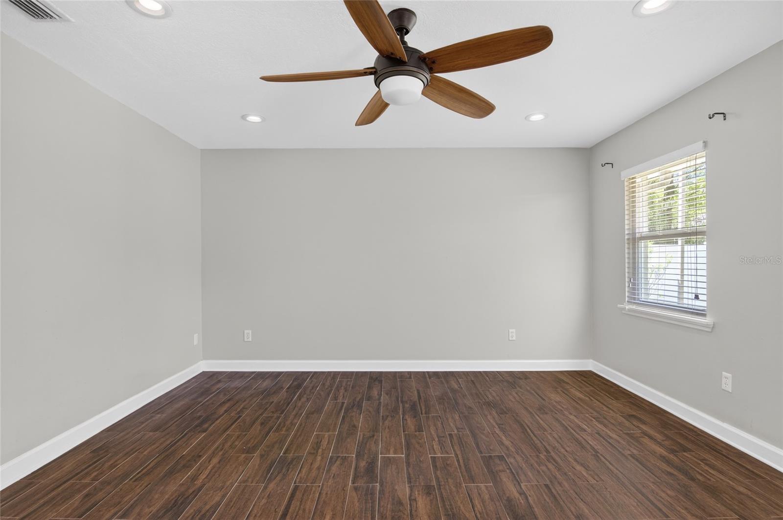 Image 20 of 50 For 4472 Winderlakes Drive