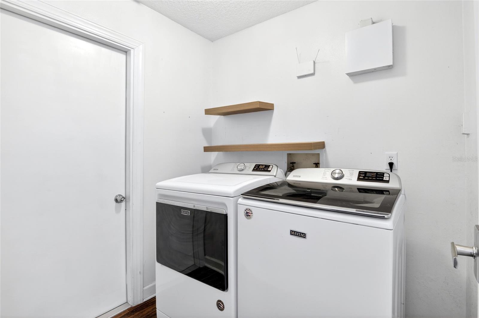 Image 36 of 50 For 4472 Winderlakes Drive