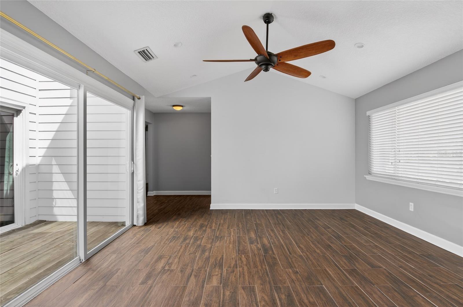 Image 7 of 50 For 4472 Winderlakes Drive