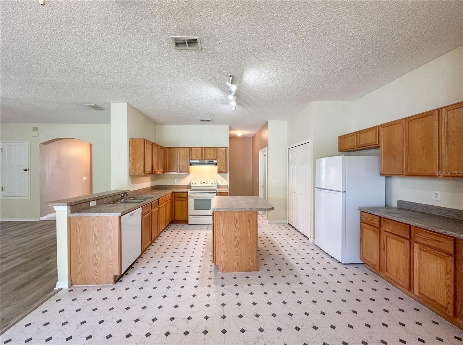 Image 13 of 38 For 2776 Cabernet Circle