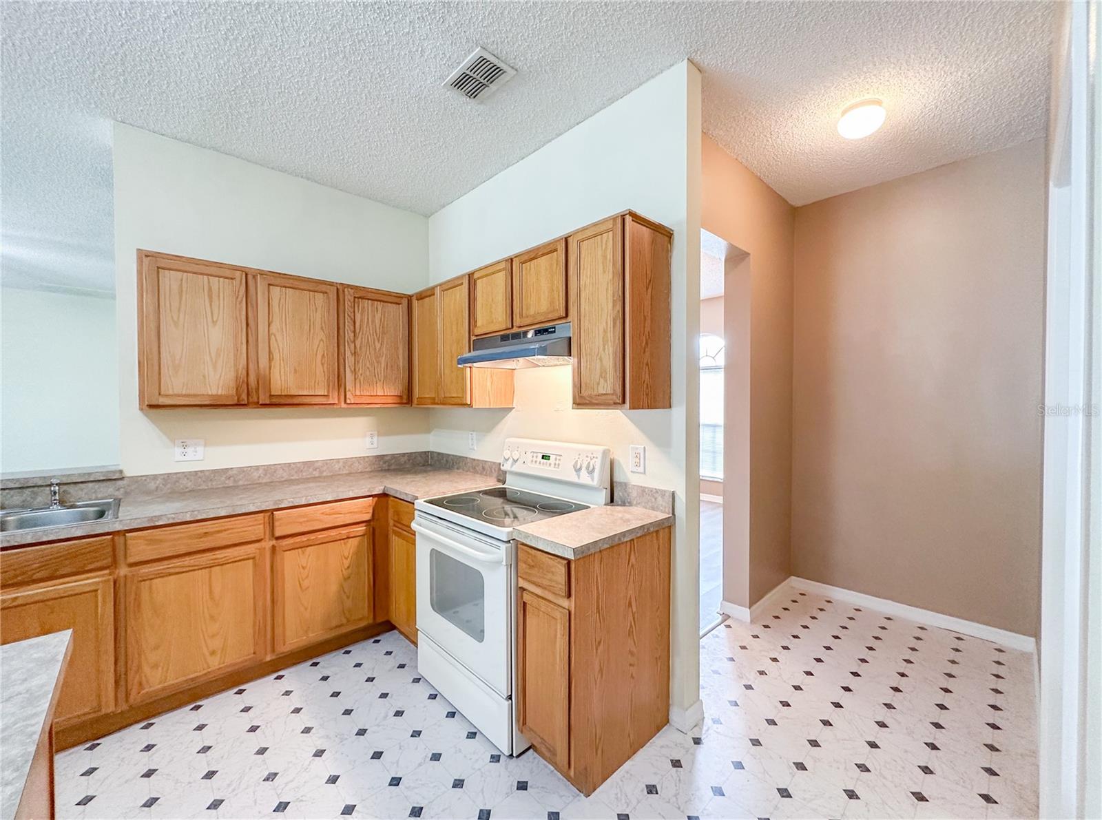 Image 16 of 38 For 2776 Cabernet Circle