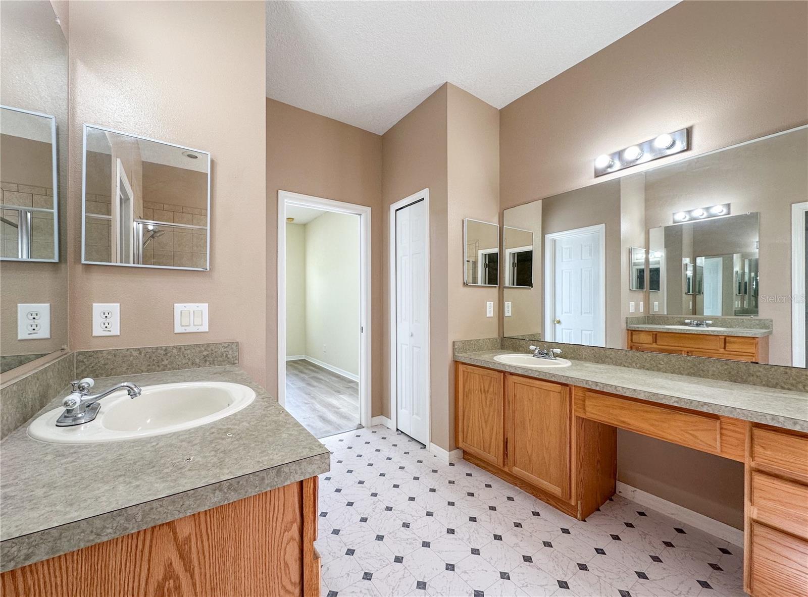 Image 21 of 38 For 2776 Cabernet Circle