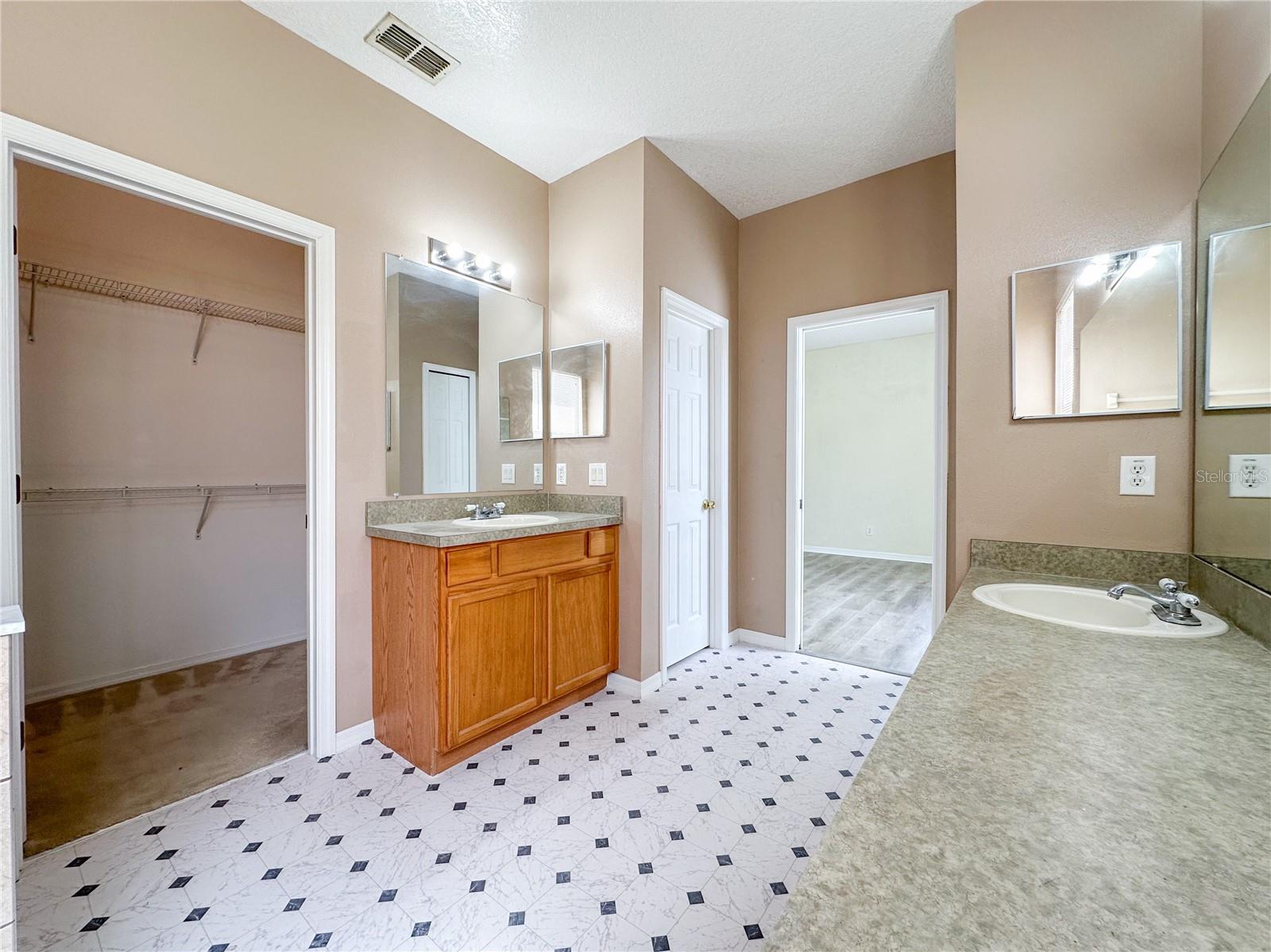 Image 23 of 38 For 2776 Cabernet Circle