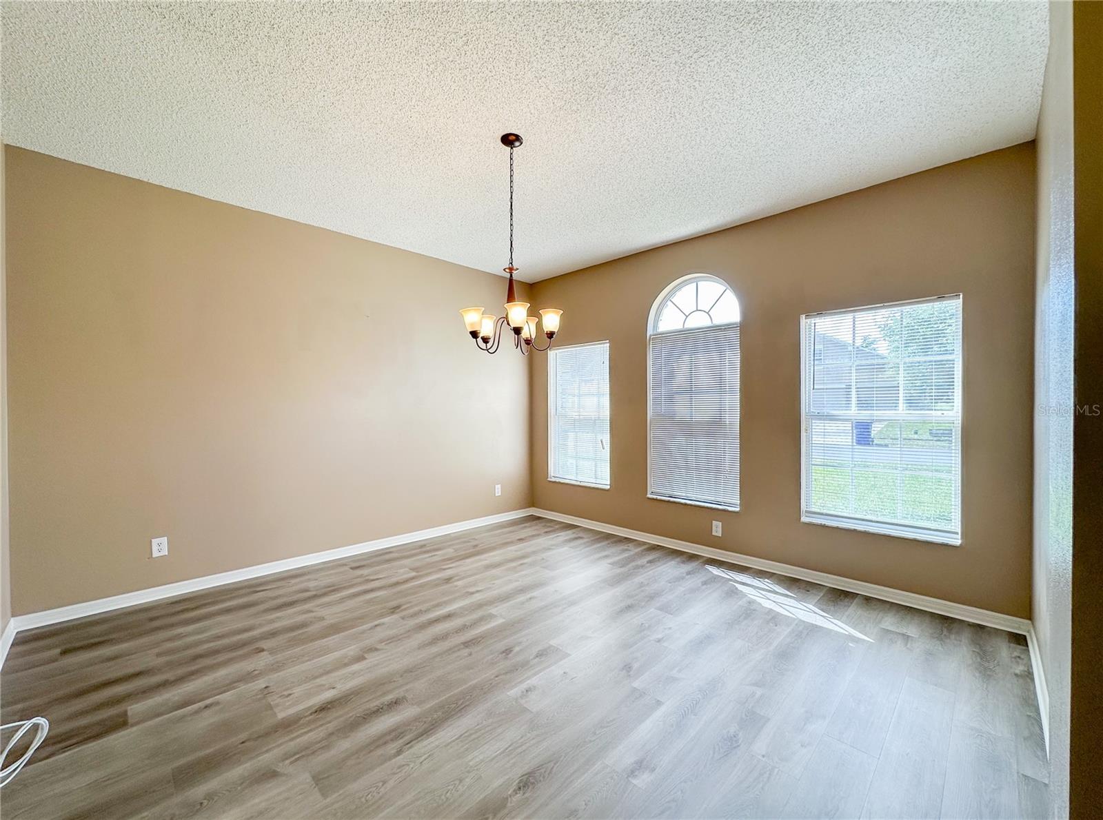 Image 7 of 38 For 2776 Cabernet Circle