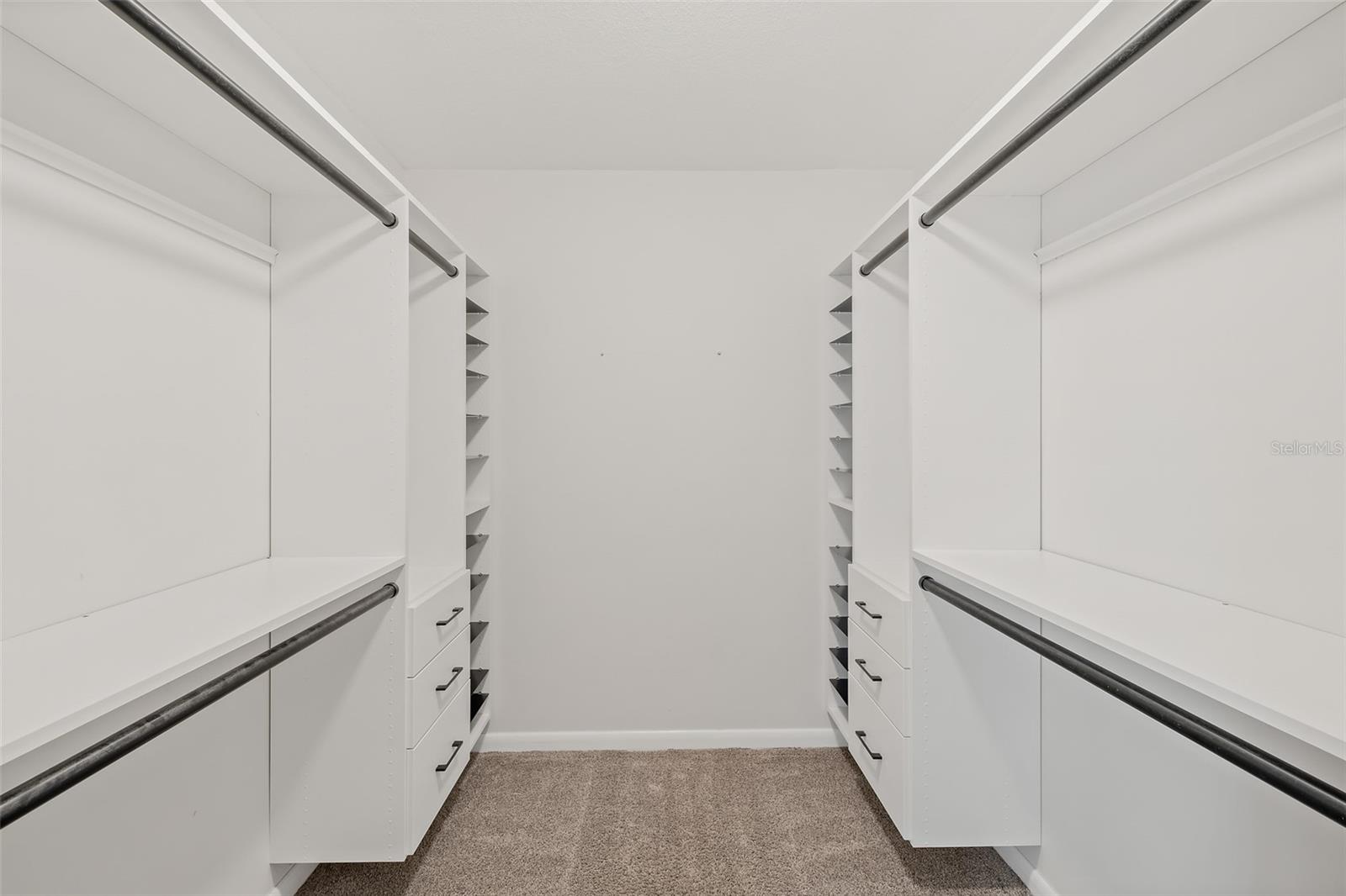 Image 13 of 32 For 829 Westport Drive