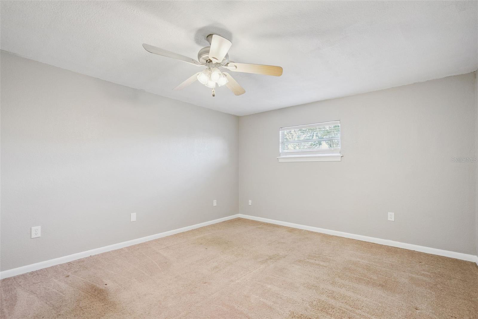 Image 12 of 26 For 516 B St