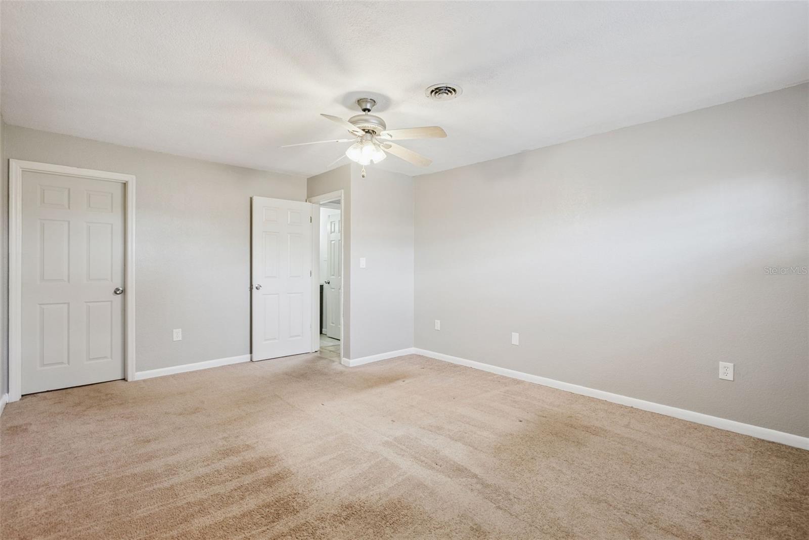 Image 13 of 26 For 516 B St