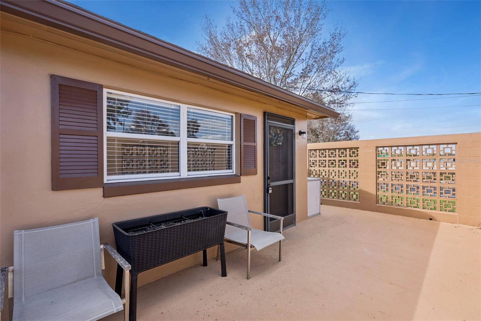 Image 17 of 26 For 516 B St