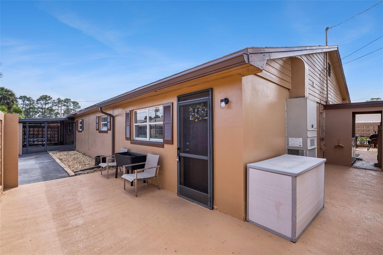 Image 18 of 26 For 516 B St