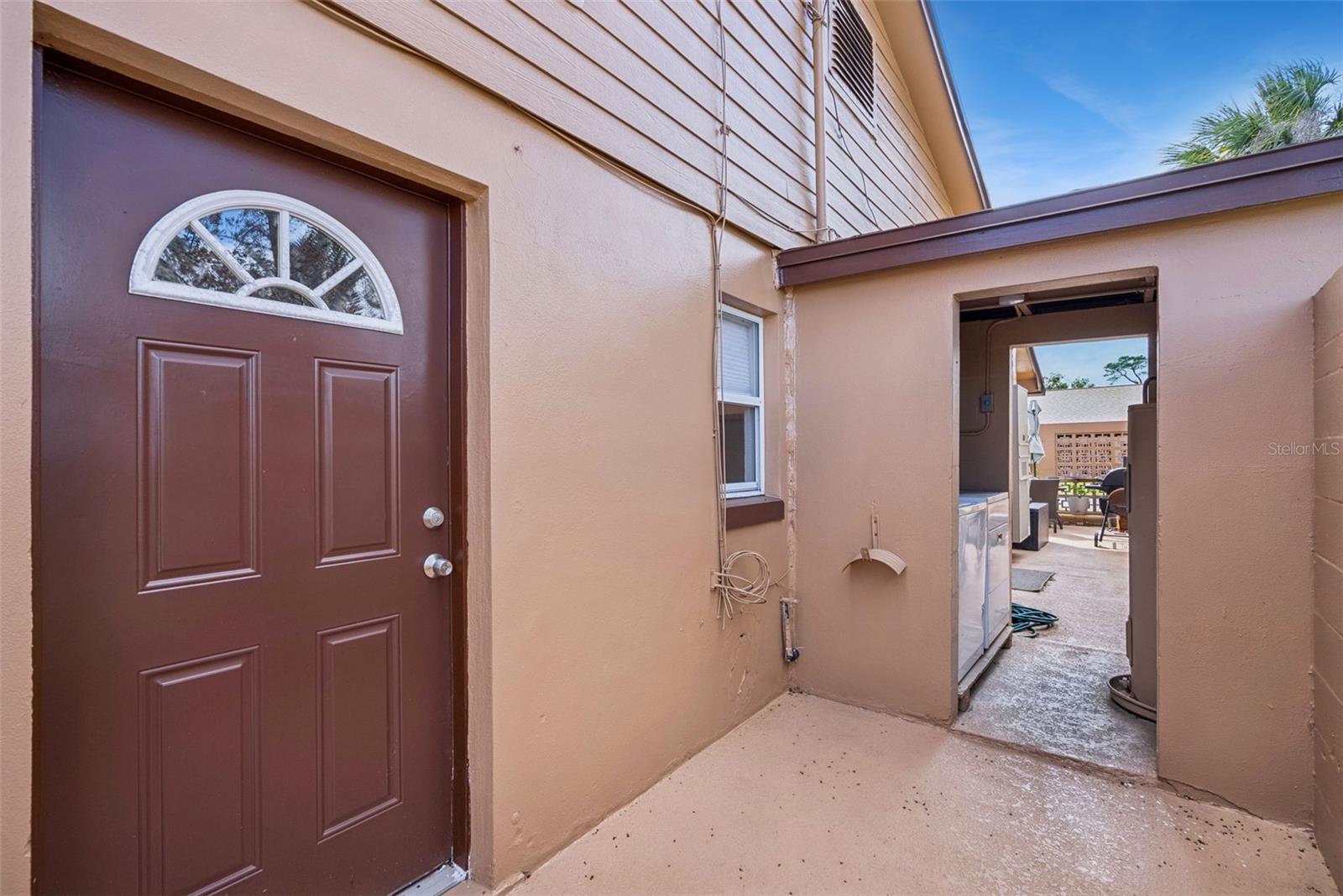 Image 19 of 26 For 516 B St