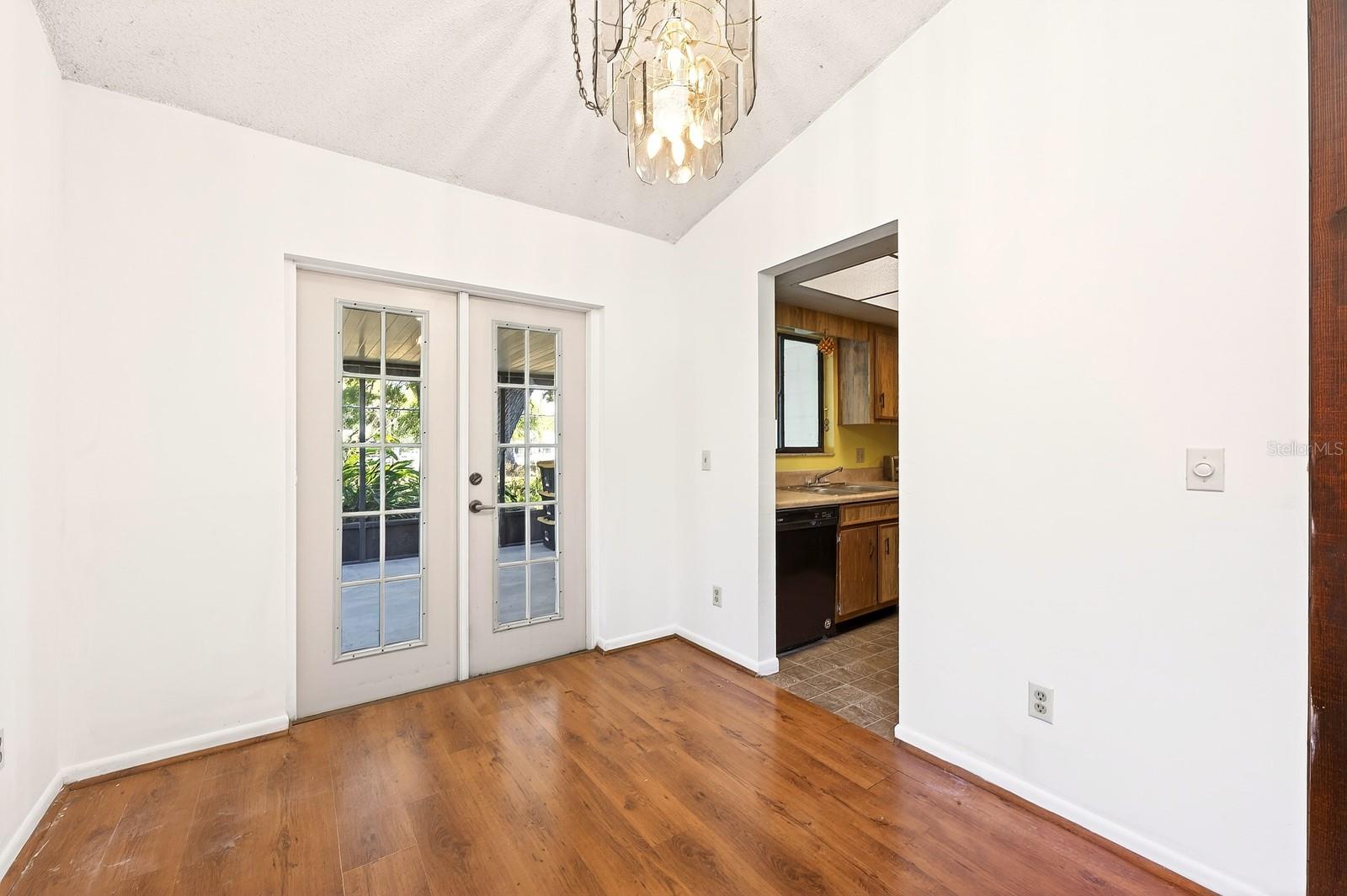 Image 6 of 24 For 5433 Pinetrail Way