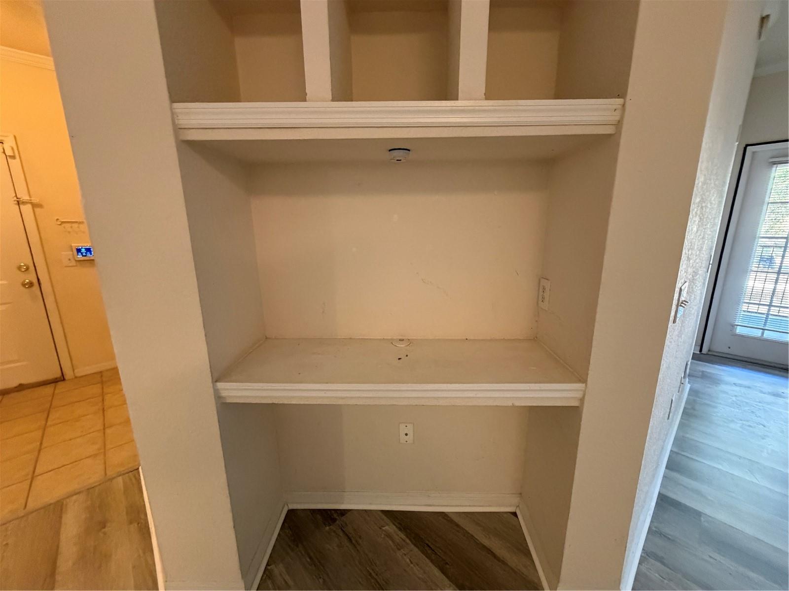 Image 5 of 14 For 3561 Conroy Road 225