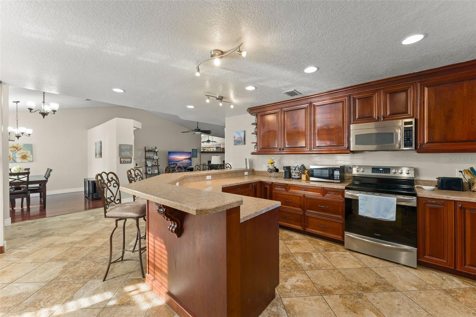 Image 10 of 38 For 340 Inglenook Circle