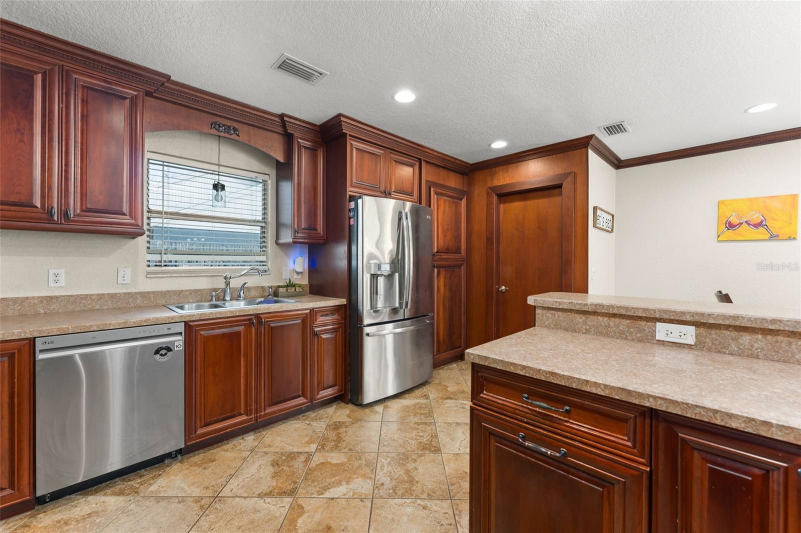 Image 12 of 38 For 340 Inglenook Circle