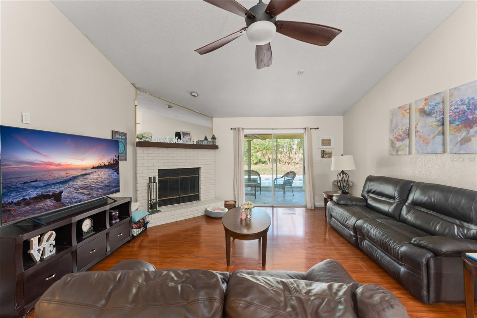 Image 14 of 38 For 340 Inglenook Circle