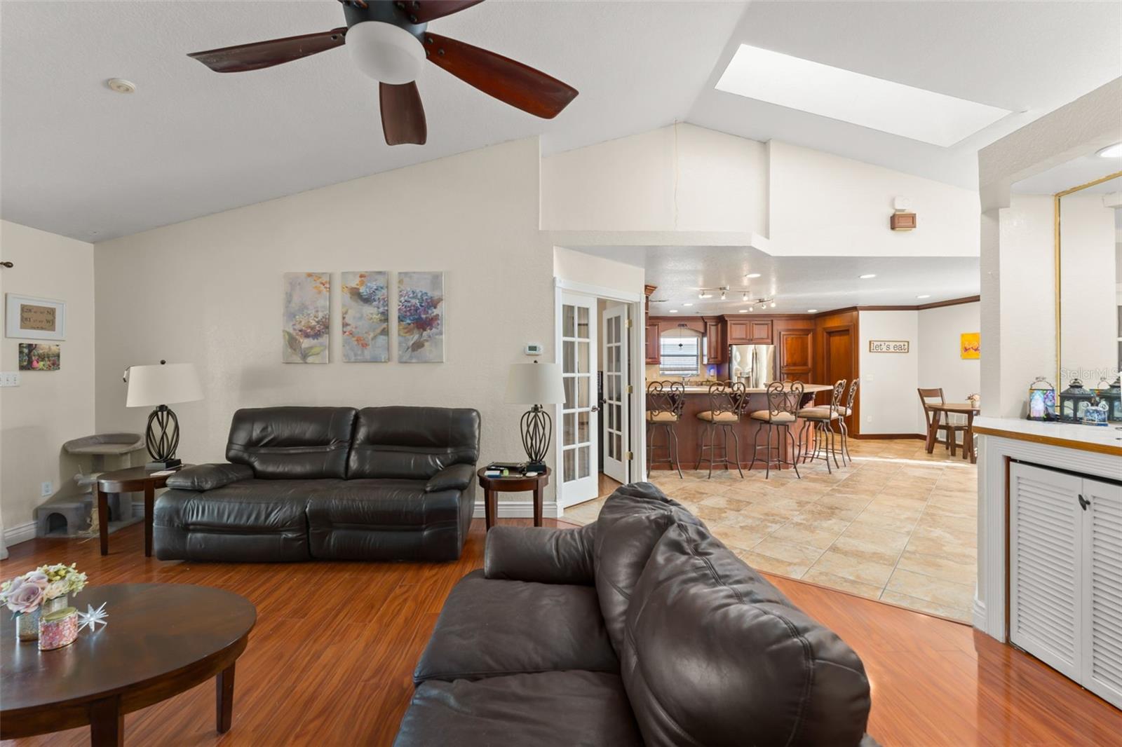 Image 15 of 38 For 340 Inglenook Circle